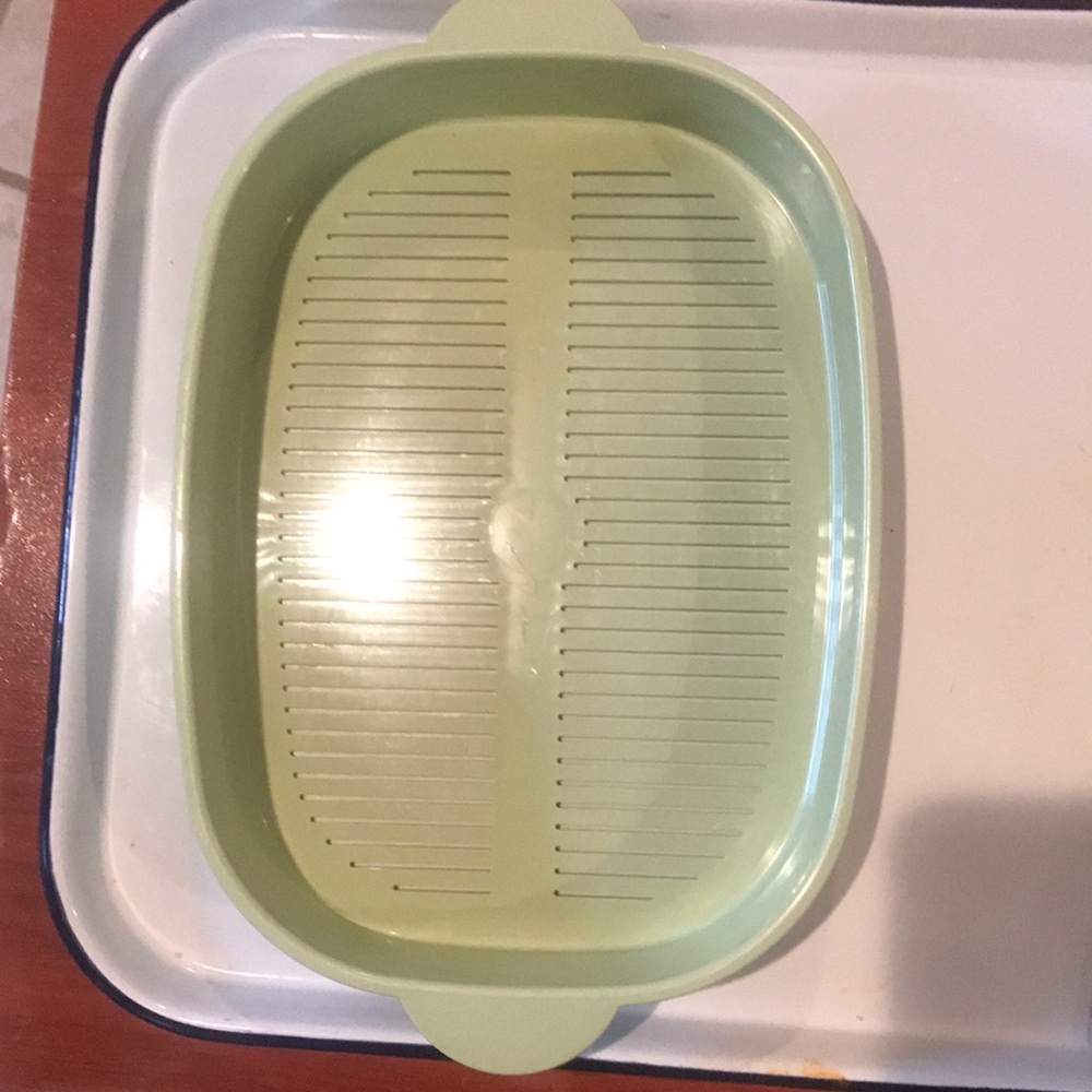 Tupperware Oval MicroCooker - Picture 7 of 16